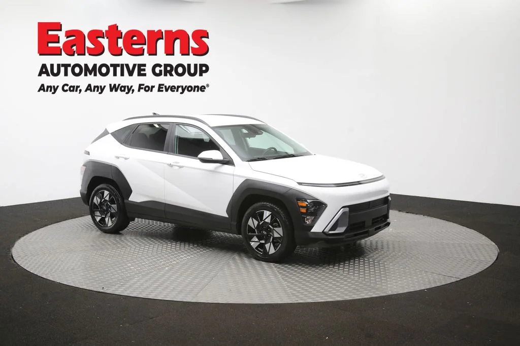 Used 2025 White Hyundai SEL image 50
