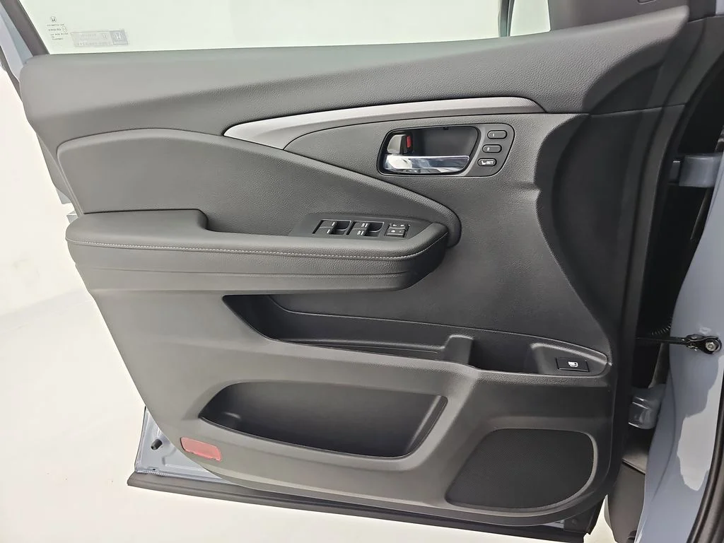 New 2026 Sonic Gray Pearl Honda RTL image 33