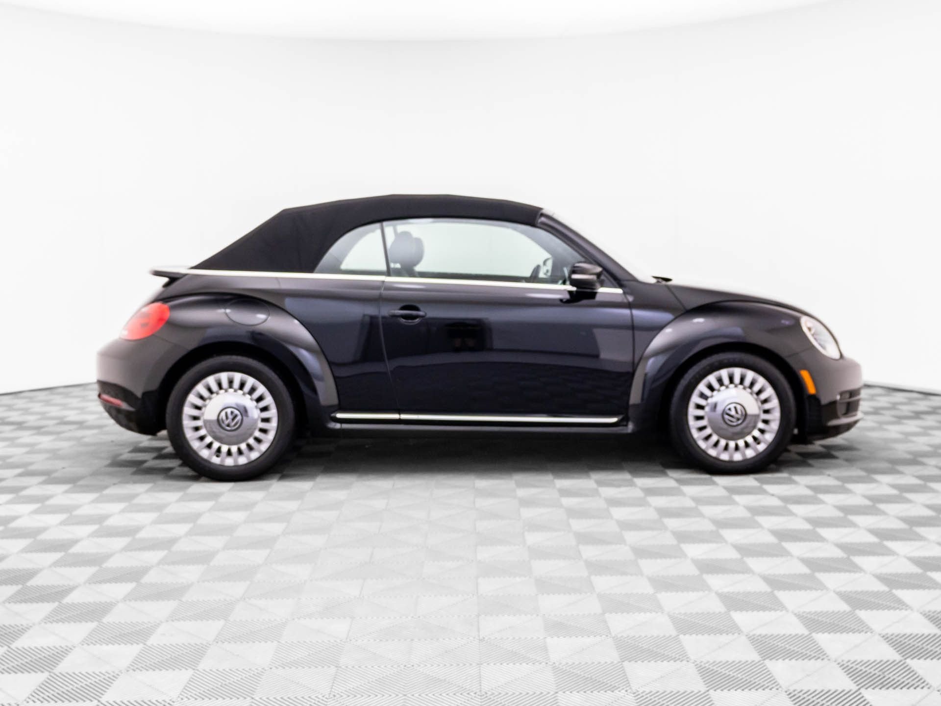 Used 2015 Black Volkswagen 1.8T image 7