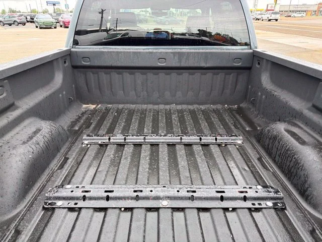Used 2018 Dark Slate Metallic GMC SLT image 9