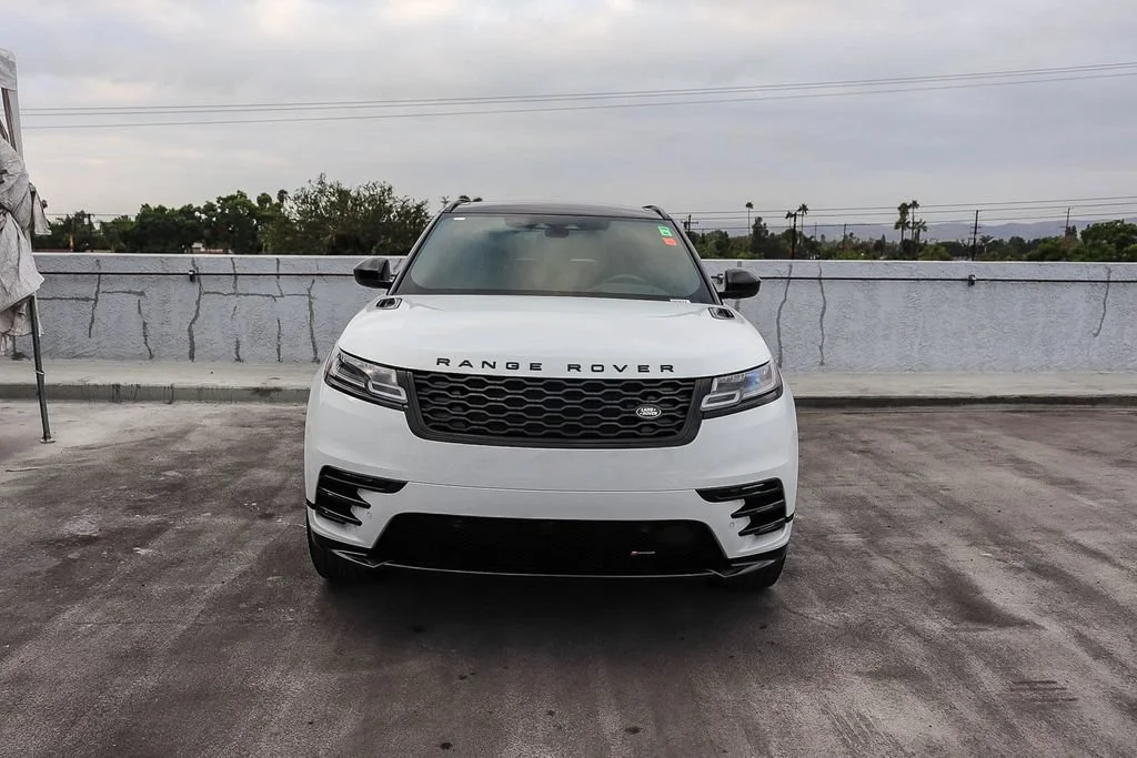 Used 2023  Land Rover R-Dynamic S MHEV image 3