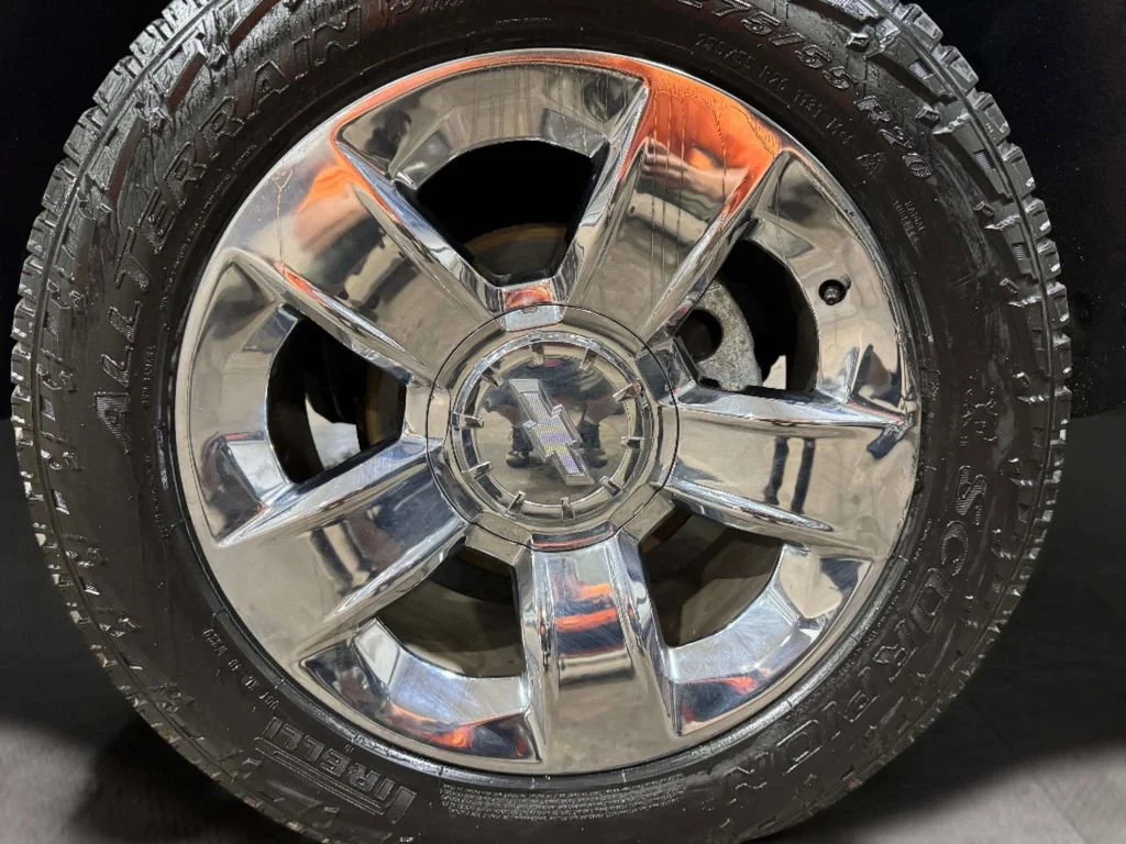 Certified Used 2018 SILVER ICE METALLIC Chevrolet LT image 30