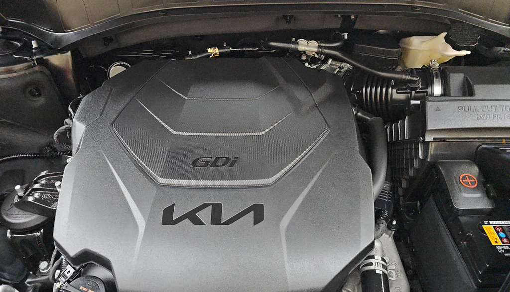 Used 2022 Black Kia LX image 22