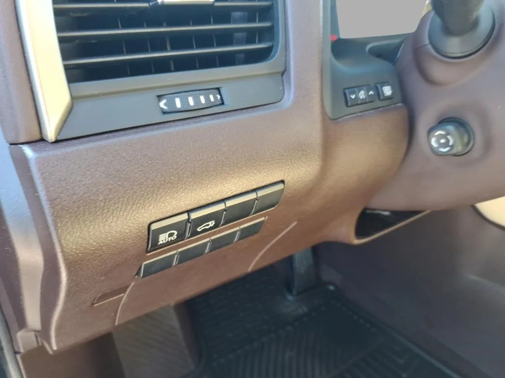 Used 2020 Black Lexus 350 image 18