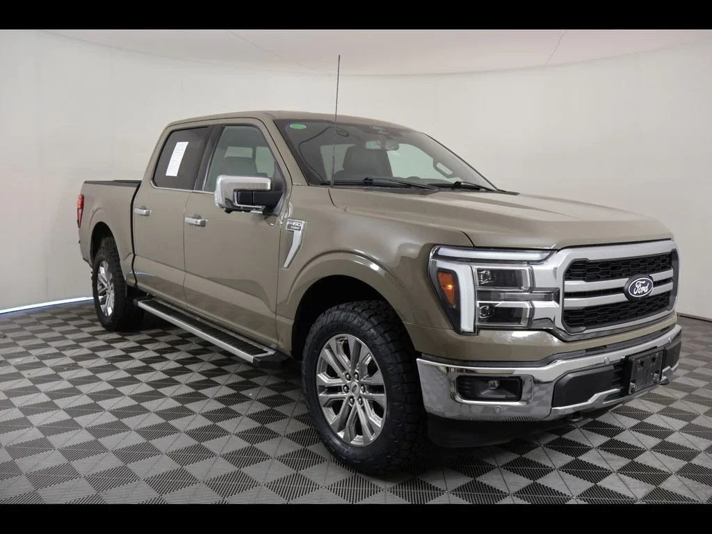 Used 2025 Gray Ford Lariat image 7