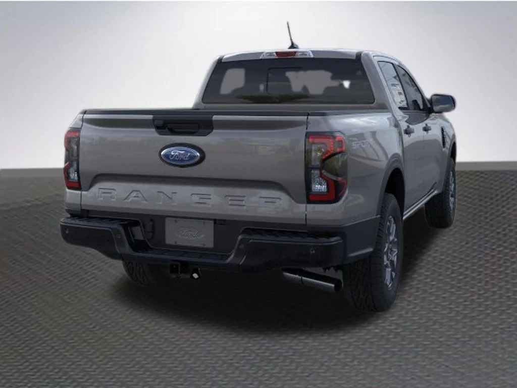 New 2026 Carbonized Gray Metallic Ford XLT image 8