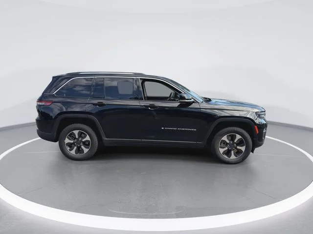 Used 2024 Black Jeep 4xe image 9