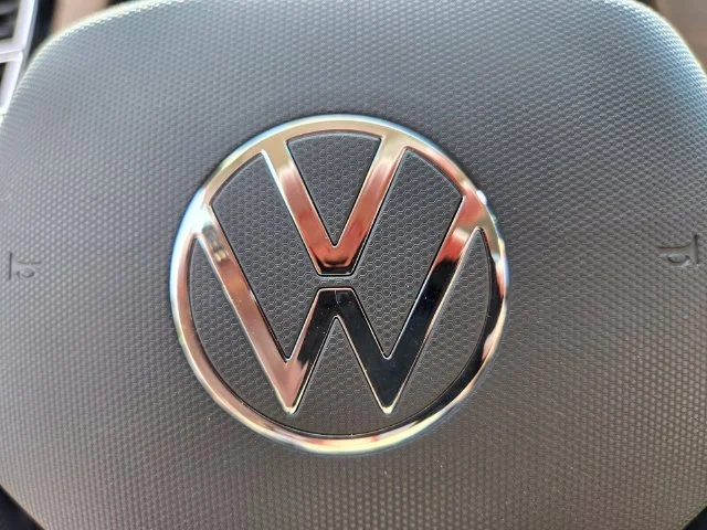Used 2025 Gray Volkswagen 2.0T SE w/Technology image 32