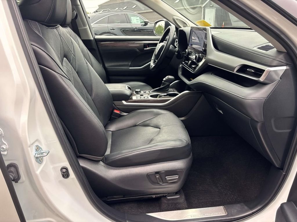 Used 2024 Beige Toyota Platinum image 20