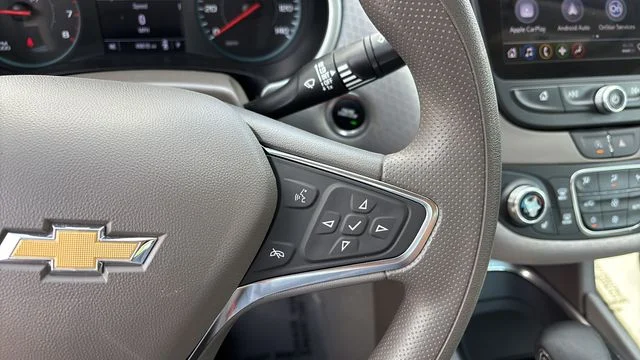 Used 2025 White Chevrolet LT image 23
