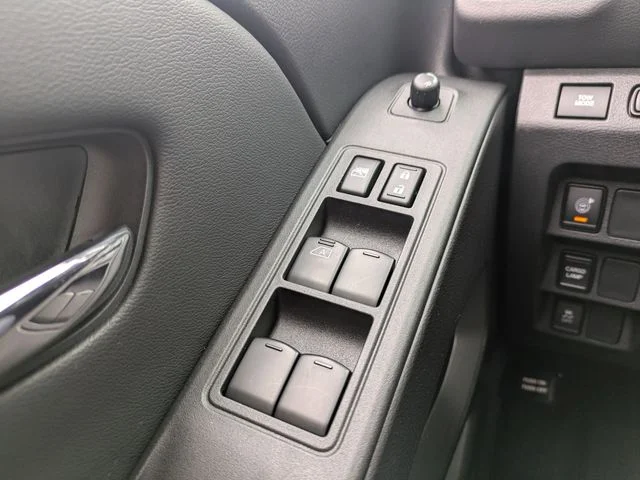 Used 2025 Gray Nissan SL image 27