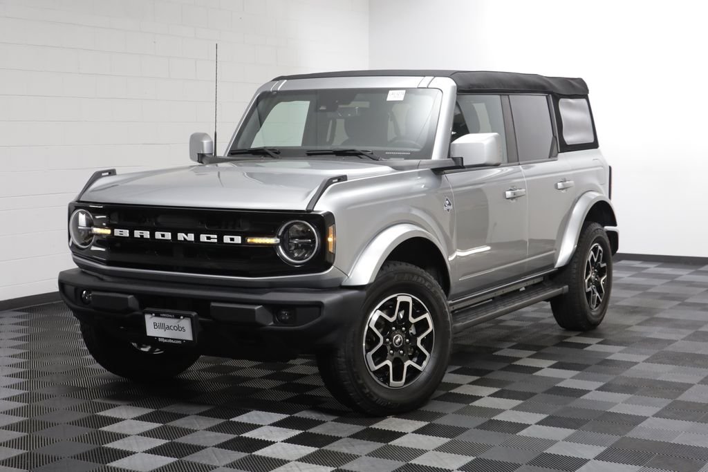 2023 Ford Bronco Outer Banks 4x4's photo