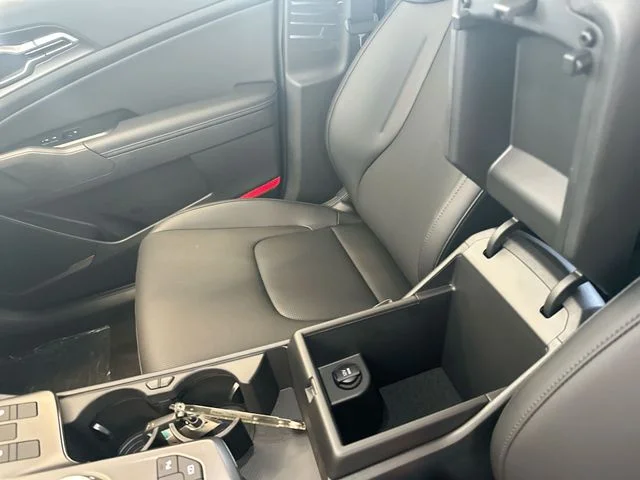 New 2027 Fusion Black Kia EX image 24
