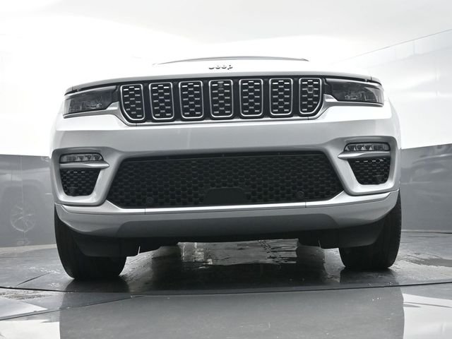Used 2023 Silver Jeep Summit image 33