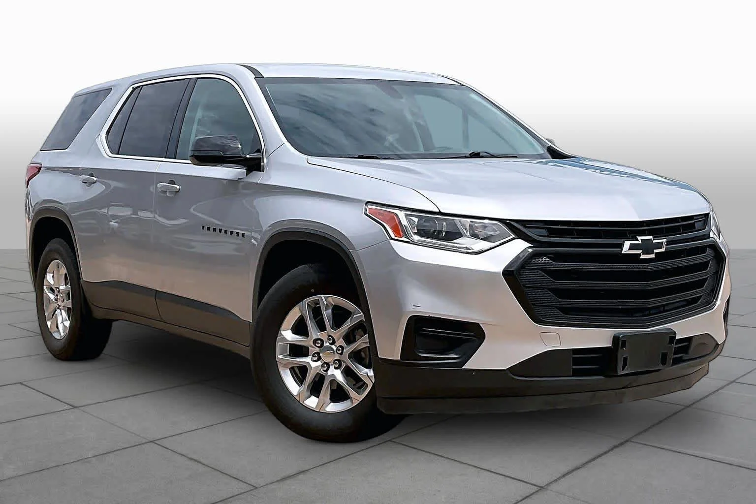 Used 2019 Silver Ice Metallic Chevrolet LS image 3