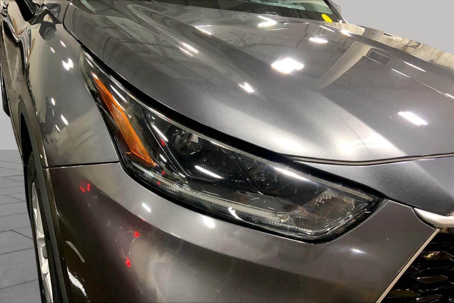 Used 2021 Magnetic Gray Metallic Toyota LE image 28