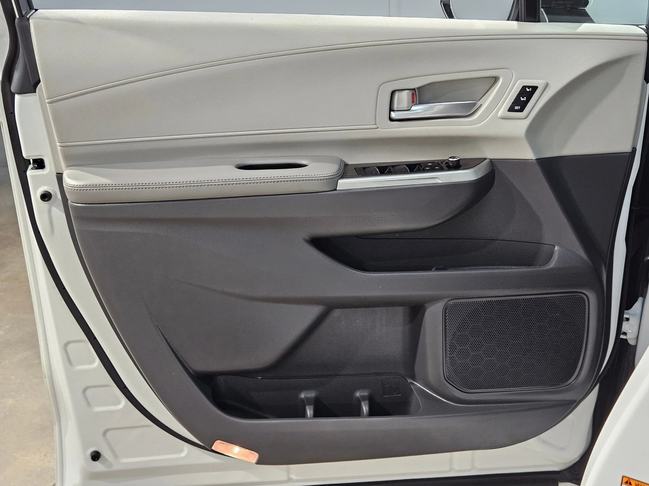 2024 Toyota Sienna Limited - Photo 20