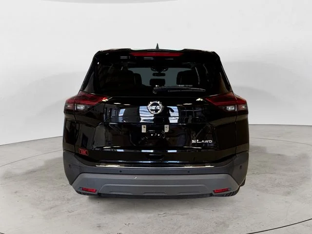 Used 2021 Black Nissan SL image 5