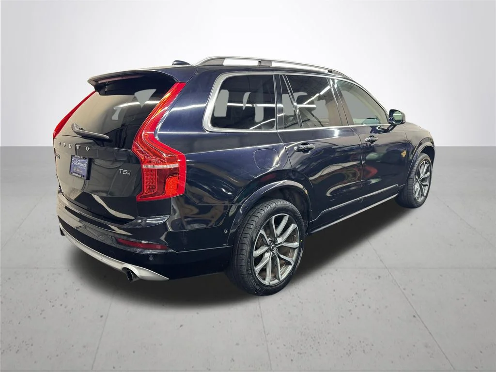 Used 2019 Blue Volvo T5 Momentum image 7