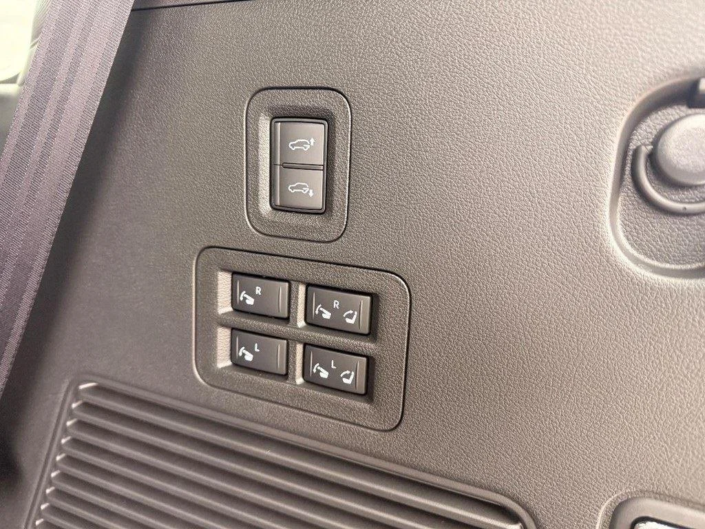 2026 Nissan Armada PRO-4X - Photo 11