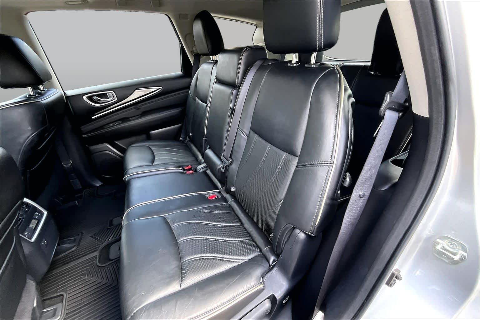 Used 2017 Liquid Platinum INFINITI  image 21