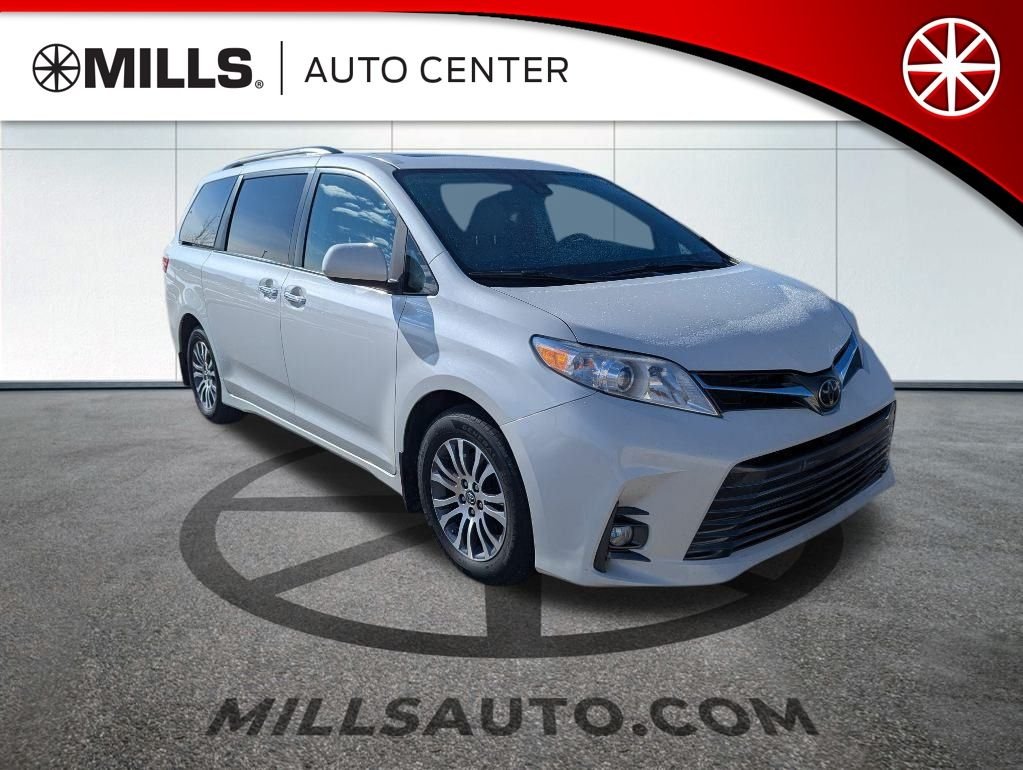 2018 Toyota Sienna XLE