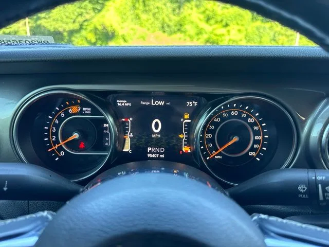 Used 2020 Silver Jeep Unlimited Sahara image 26