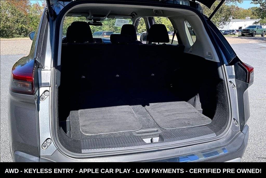 Used 2021 Gray Nissan SV image 27