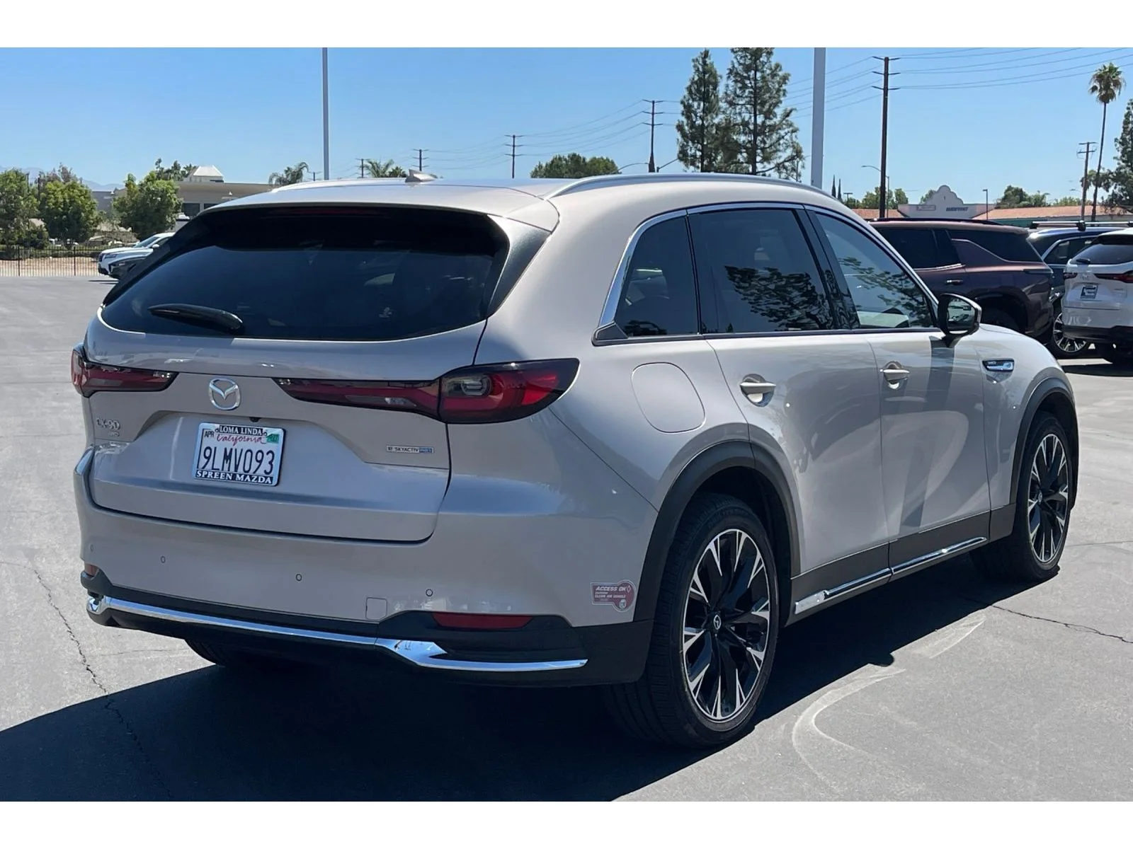 Used 2024 PLATINUM QUARTZ Mazda Premium Plus image 7
