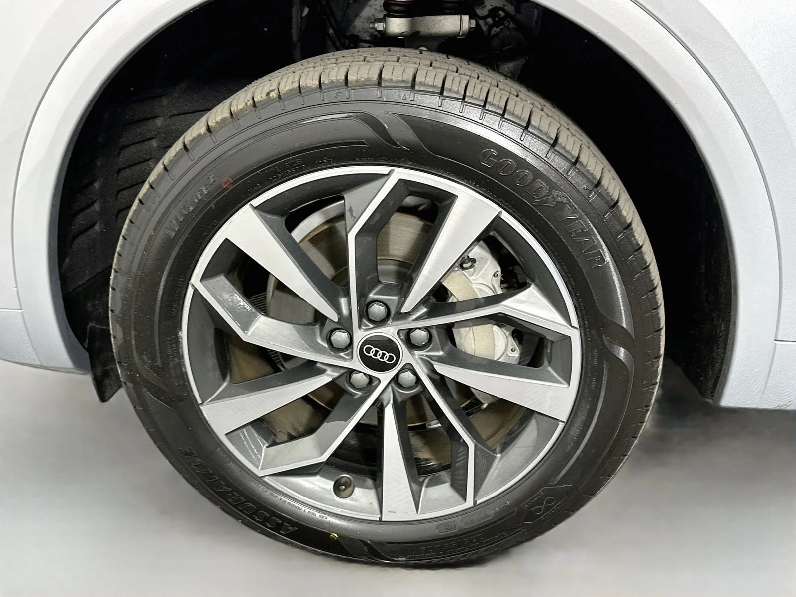Used 2023 Silver Metallic Audi 45 S line Premium image 32