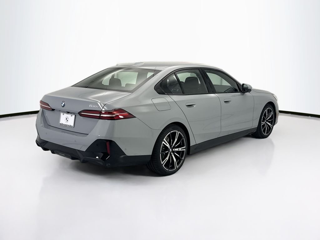 Used 2026 Gray Metallic BMW 530i image 5