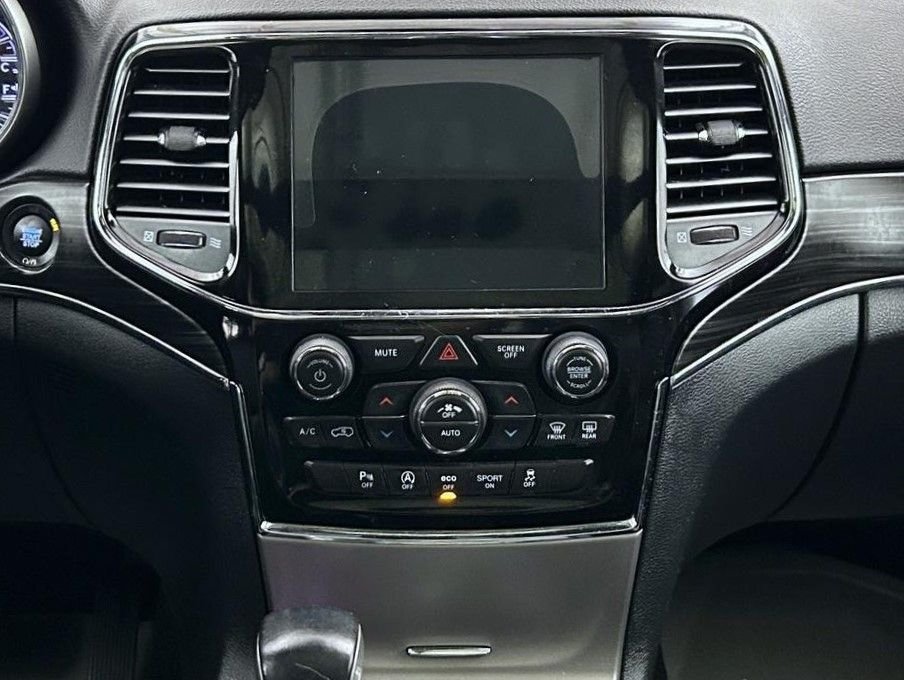 Used 2020 Gray Jeep Limited image 12