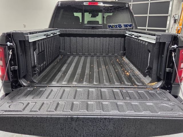 New 2026 Diamond Black Crystal Pearl-Coat Exterior Paint RAM Rebel image 13