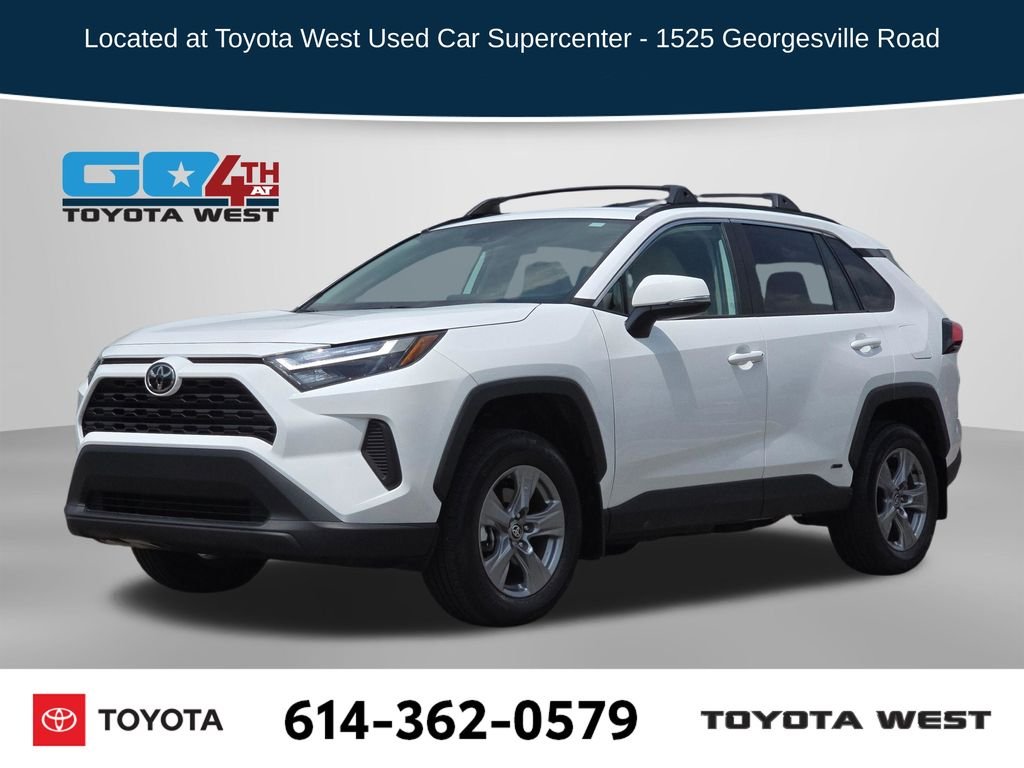 Used 2025 White Toyota XLE image 1