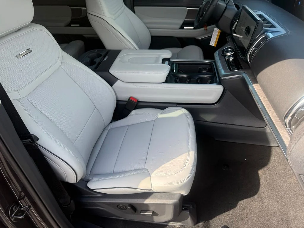 New 2026 Dark Matter Gray Metallic Ford MAX Platinum® image 70
