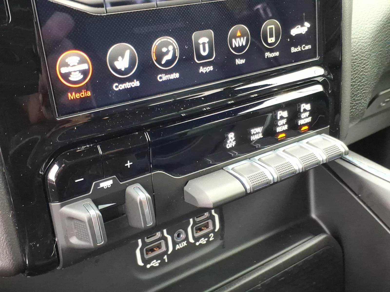 Used 2020 Bright White Clearcoat Ram Laramie image 9
