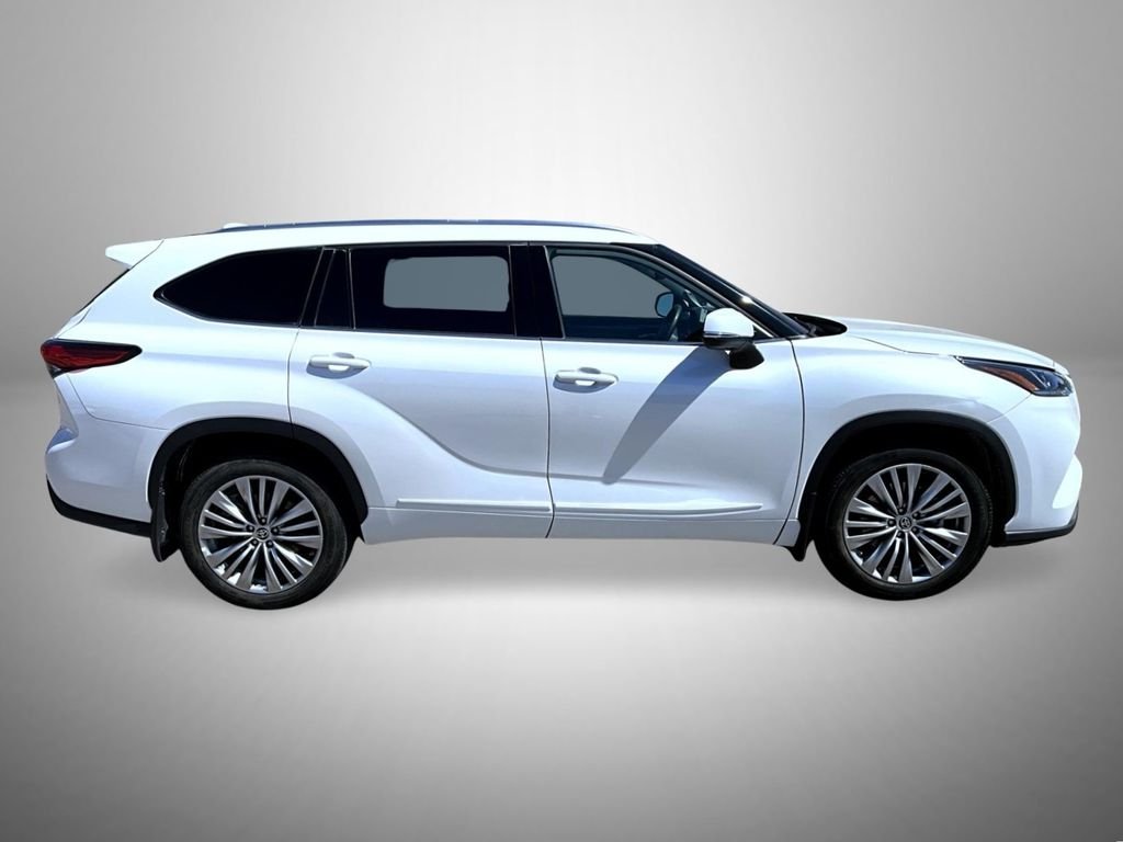 Used 2022 Beige Toyota Platinum image 4