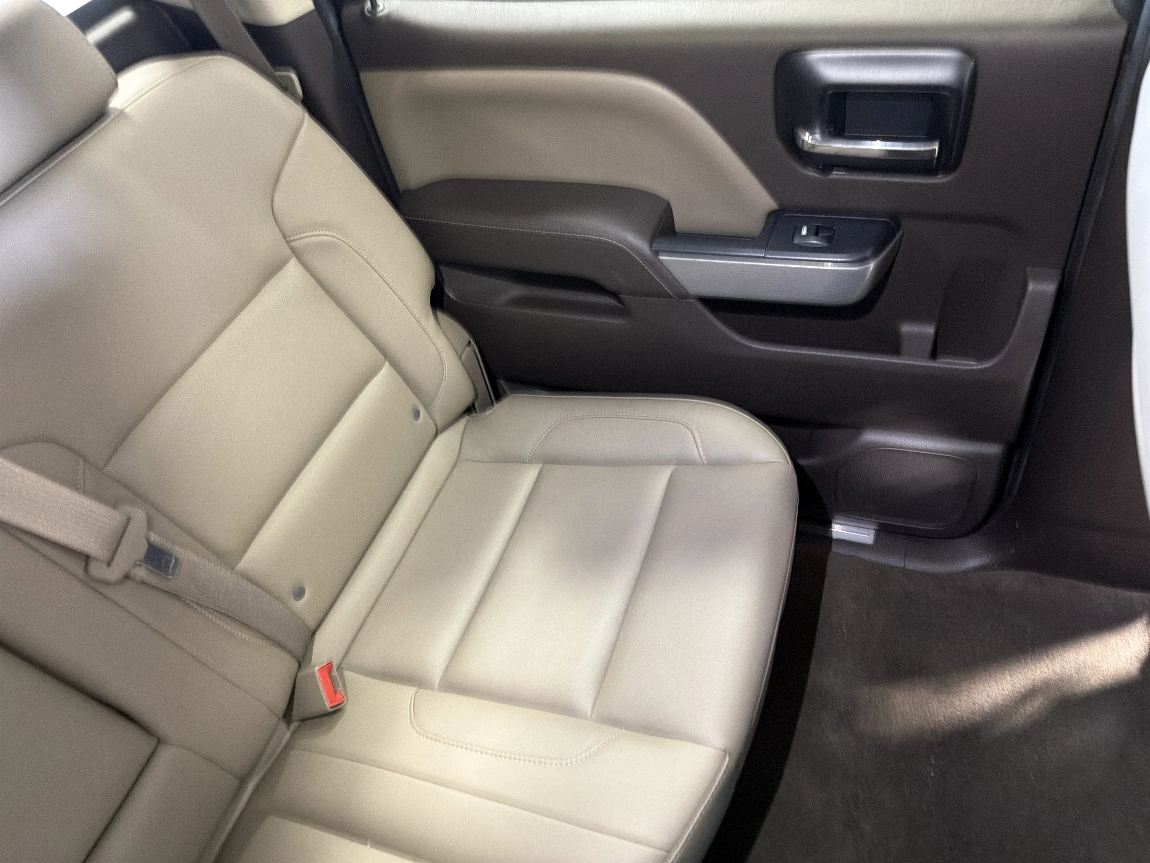 Used 2014 White Diamond Tricoat Chevrolet LTZ image 14