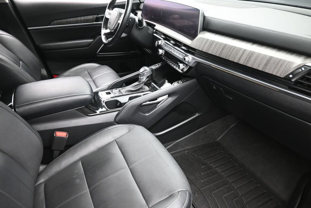 Used 2023 Black Kia SX image 9