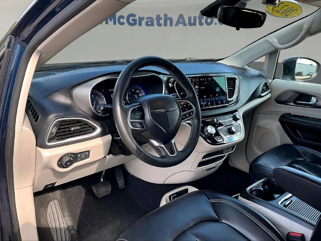 Used 2023 Blue Chrysler Touring L image 20