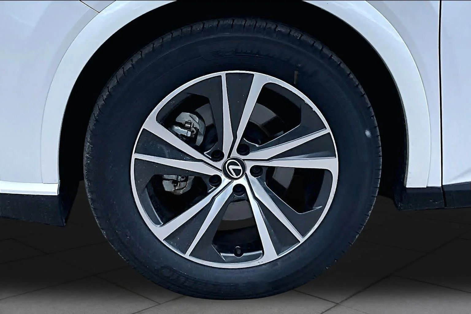 Used 2024 Eminent White Pearl Lexus Premium image 10