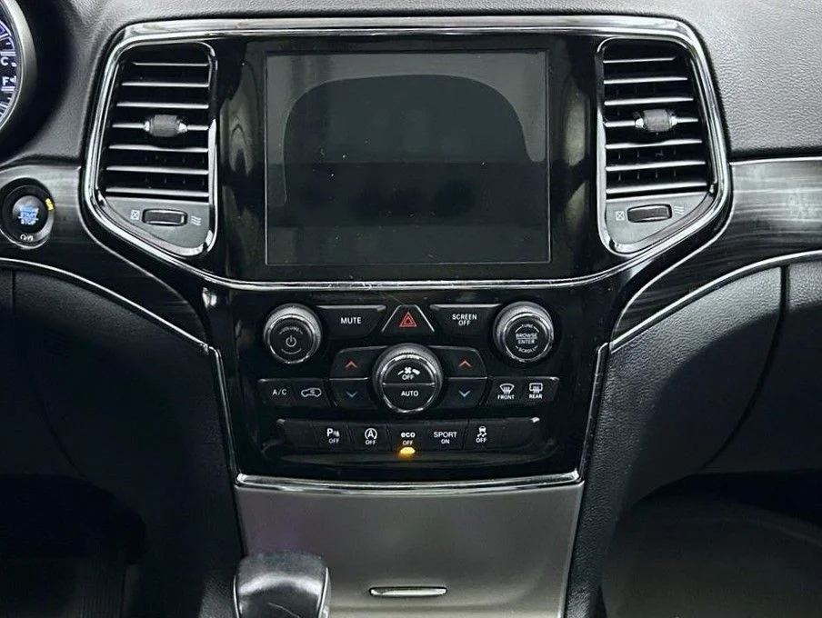 Used 2020 Gray Jeep Limited image 12