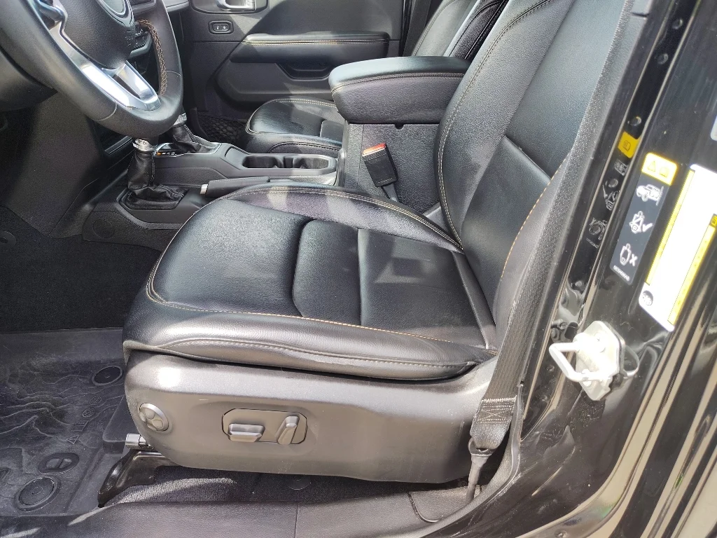 Used 2024 Black Clearcoat Jeep Sahara image 10