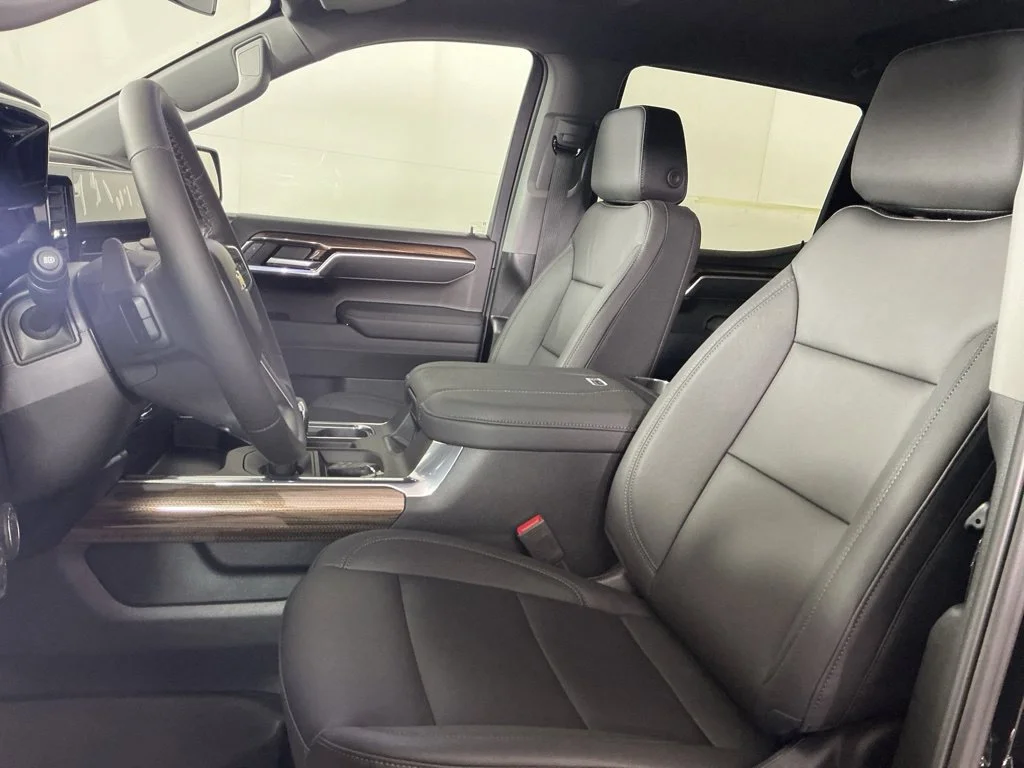 New 2026 Black Chevrolet LT image 4