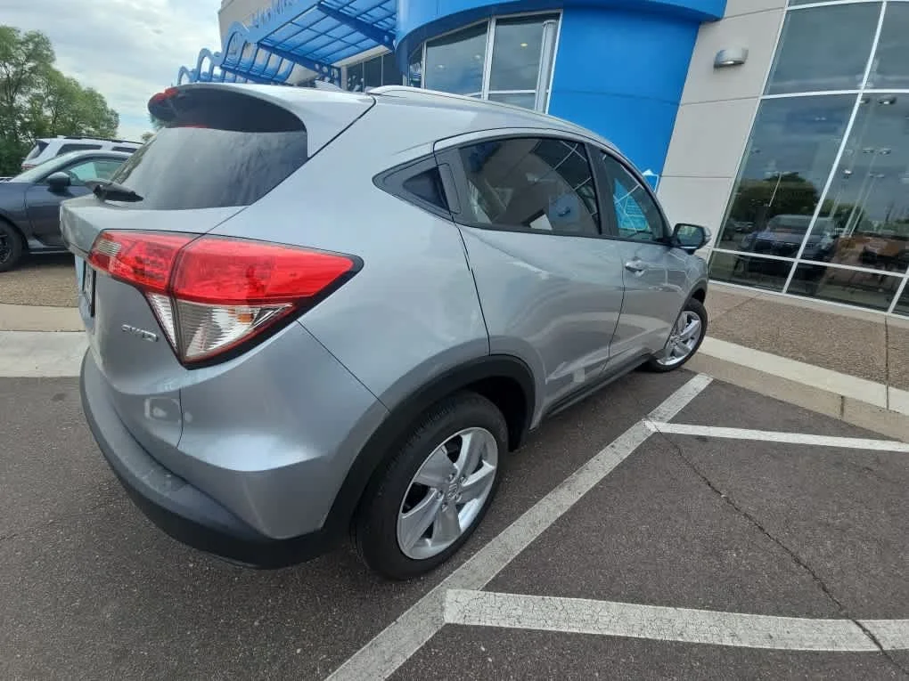 Certified Used 2020 Lunar Silver Metallic Honda EX-L image 3