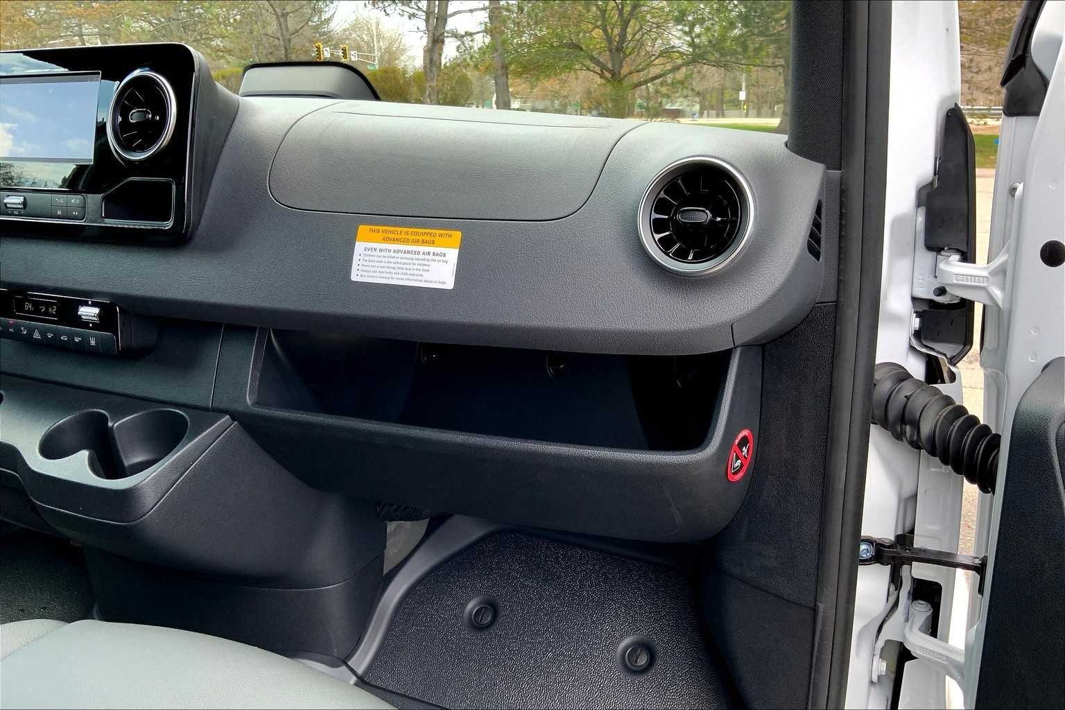 2025 Mercedes-Benz Sprinter Passenger Van Base - Photo 10