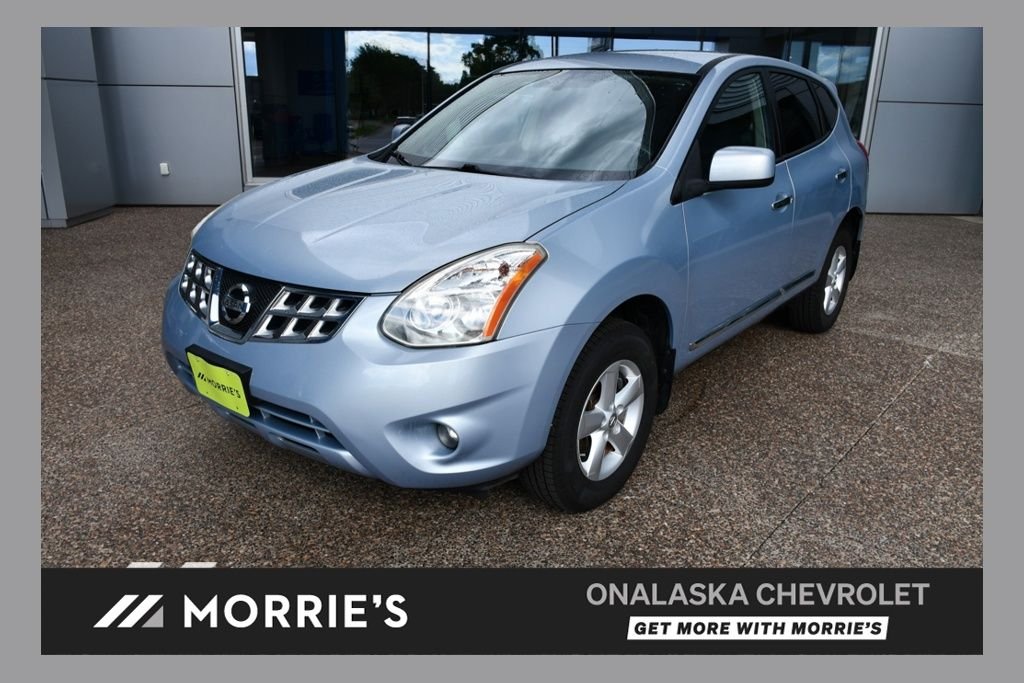 Used 2013 Blue Nissan S image 1