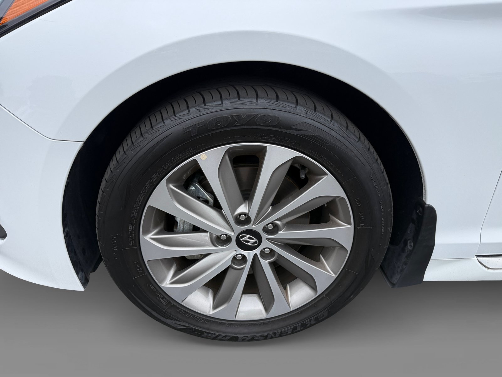 Used 2017 Quartz White Pearl Hyundai Sport image 9