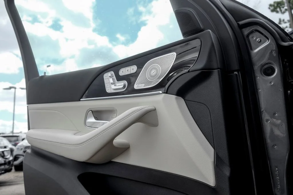 New 2026 Selenite Grey Metallic Mercedes-Benz GLS 450 image 51