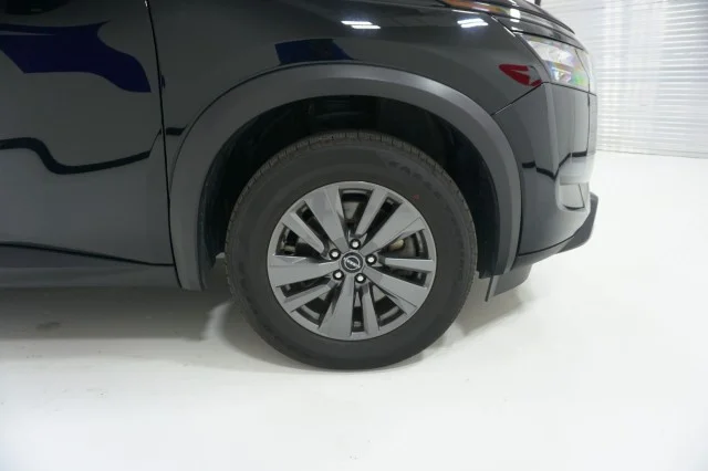 Used 2024 BLACK Nissan SV image 5